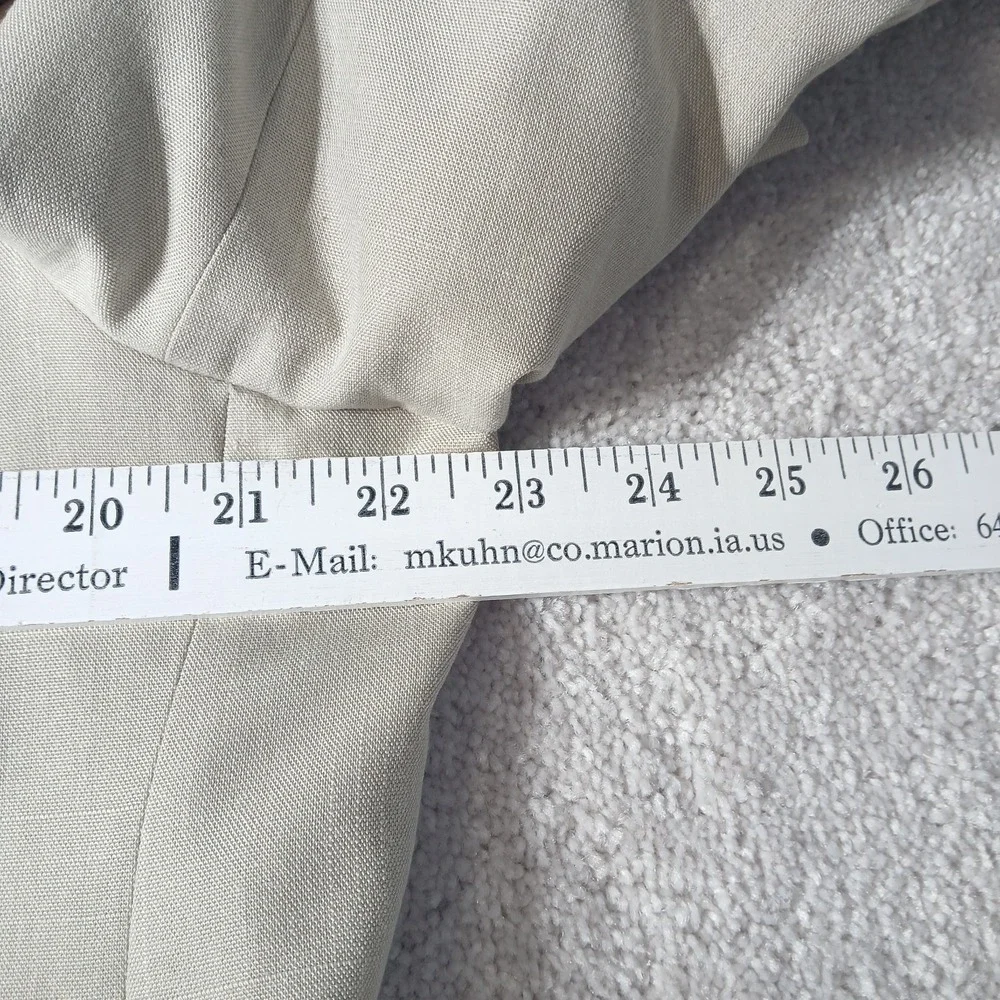J. Ferrar Tan Suit 2 Piece Set 44S Jacket 2-button Ventless 44x32 Pants NWTS